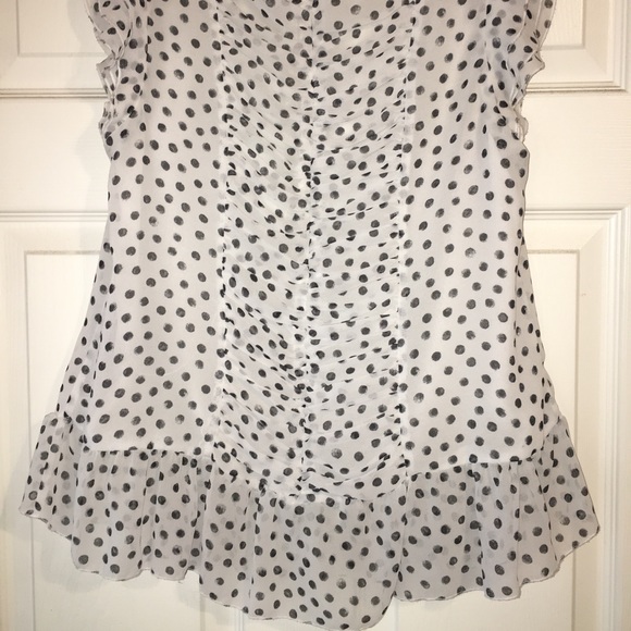 Pretty and Feminine Ruched Sleeveless Ruffled Top! - Picture 3 of 5